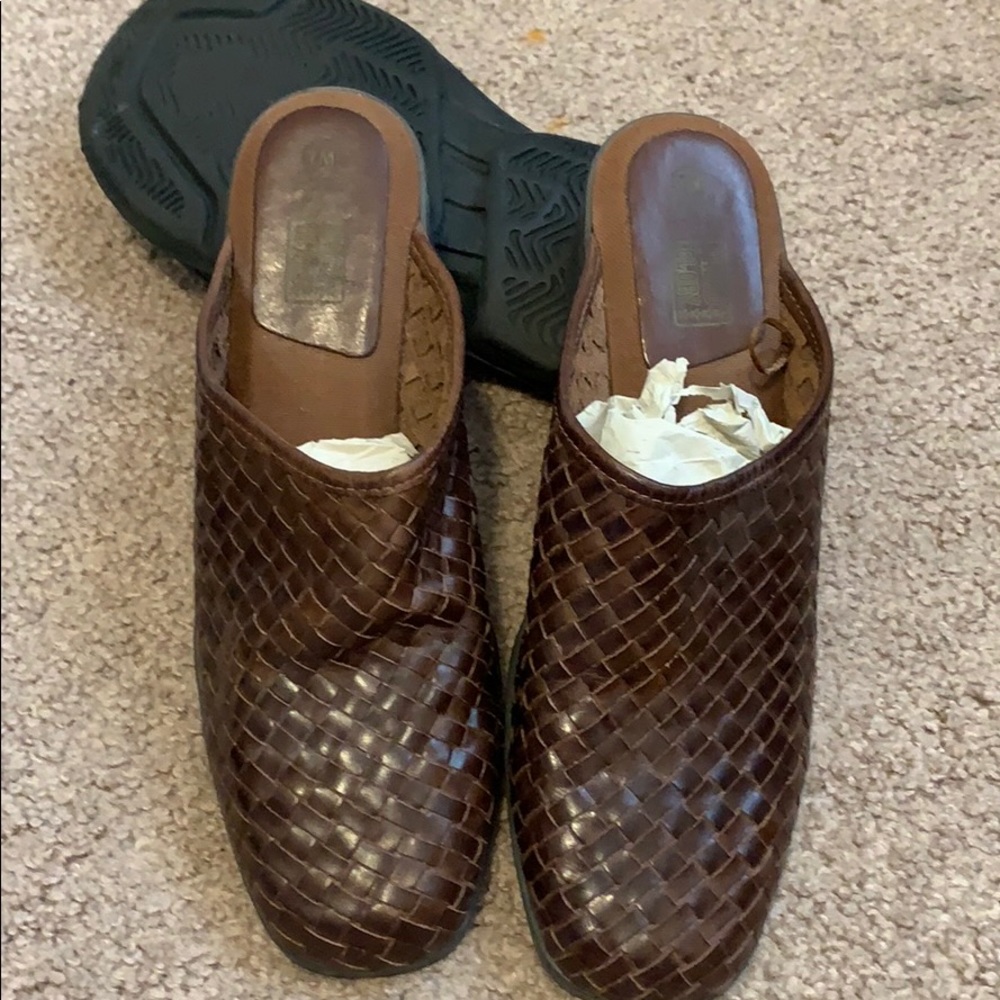 Woven leather loafers